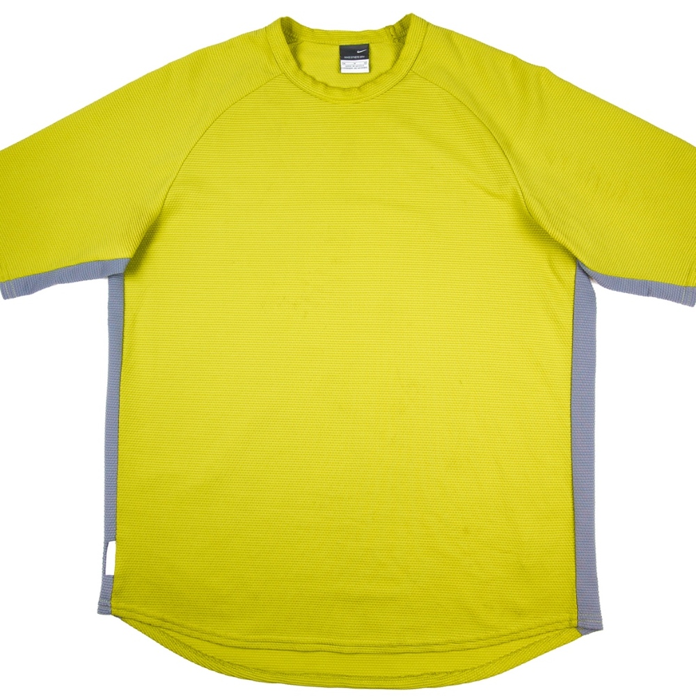 Nike Sphere Dry Medium Athletic Shirt